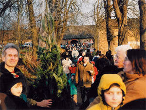 Menschenauflauf auf einem unserer Firmenfeier, Weihnachtsfeier, Firmenweihnachtfeier, Weihnachtsbaumwald, Weihnachtsbaumschlagen, 